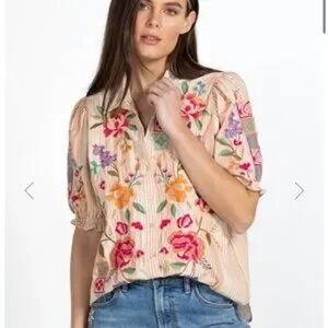 Johnny Was PETUNIA SMOCKED LISBON SHIRT. Size XL